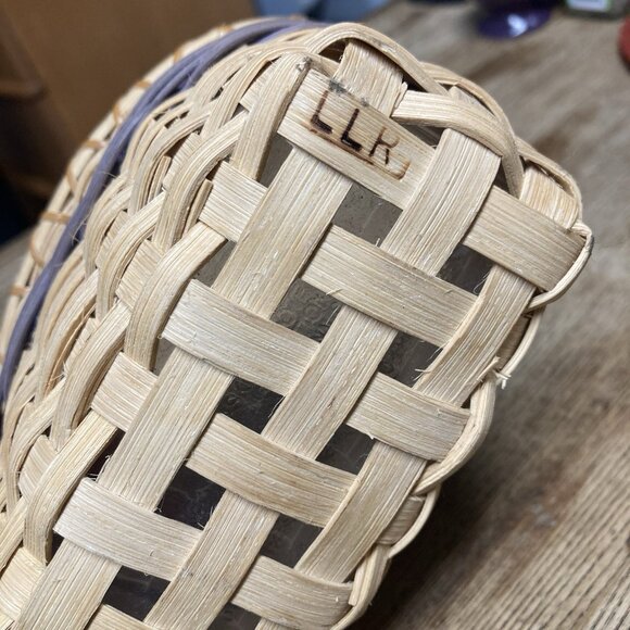 VTG Woven Wall Basket Artisan Handmade Cottagecore Farmhouse Decor Small Signed - Picture 4 of 10